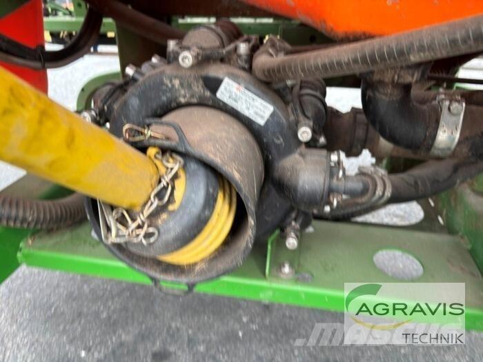 Amazone UF 1801 牽引型スプレイヤー