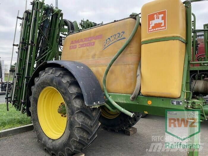 Amazone UG 3000 Power 牽引型スプレイヤー
