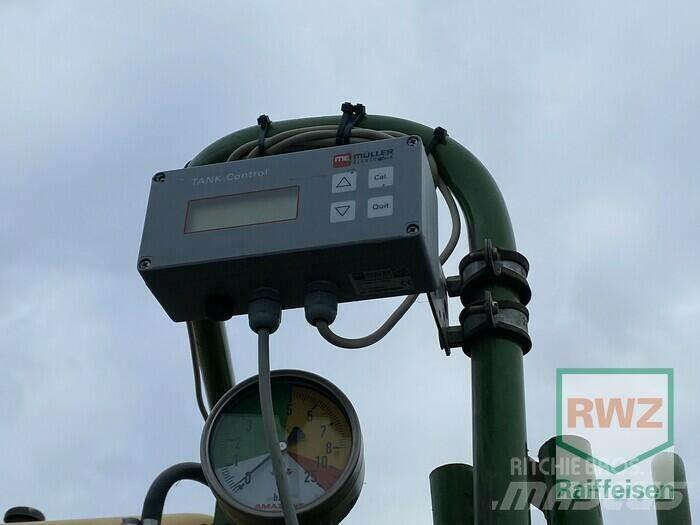 Amazone UG 3000 Power 牽引型スプレイヤー
