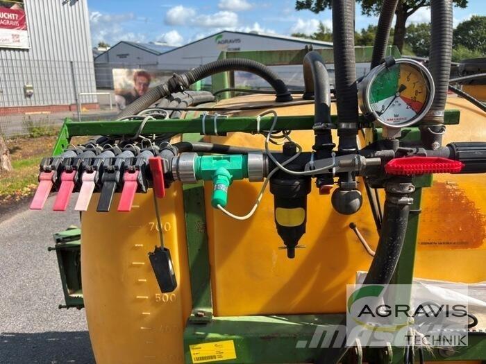 Amazone US 804 T 牽引型スプレイヤー