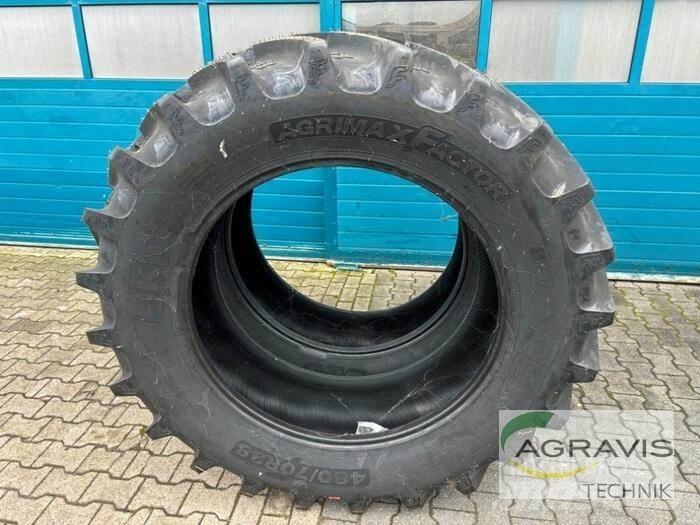 BKT 480/70-R38 タイヤ、ホイル、リム