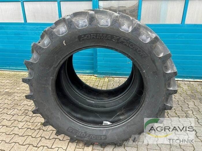 BKT 480/70-R38 タイヤ、ホイル、リム
