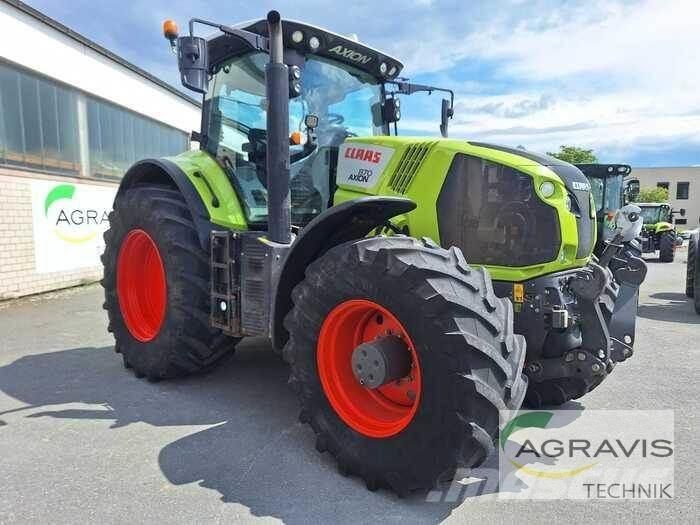 CLAAS AXION 870 トラクター