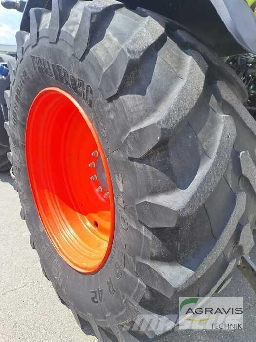 CLAAS AXION 870 トラクター