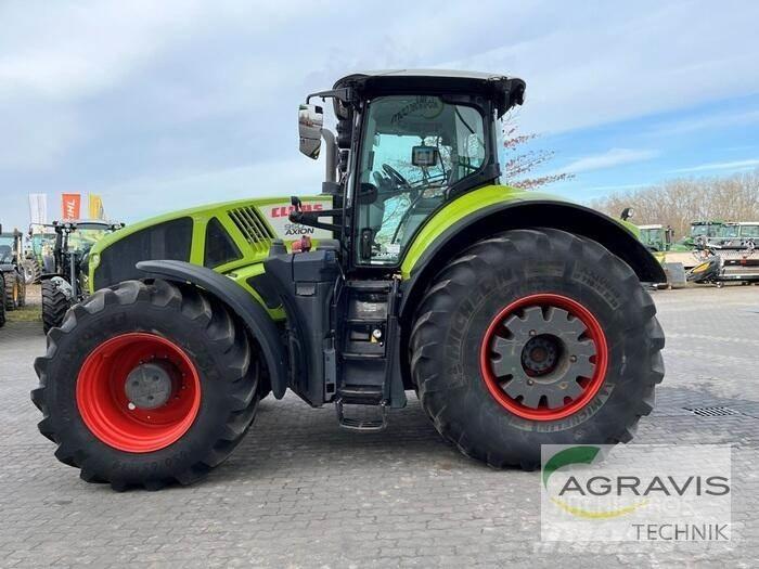 CLAAS AXION 950 CMATIC トラクター