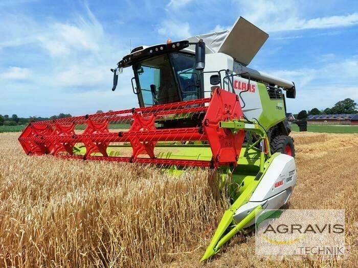 CLAAS TRION 650 コンバイン
