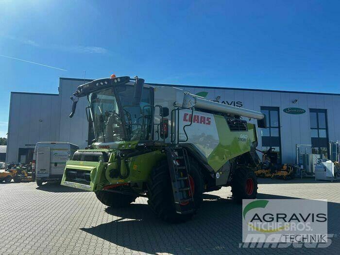 CLAAS TRION 650 コンバイン