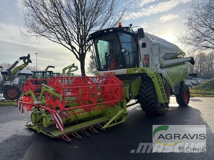 CLAAS TUCANO 420 コンバイン