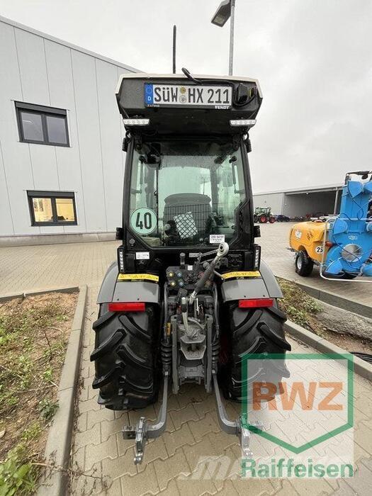 Fendt 211 V Vario Gen3 トラクター
