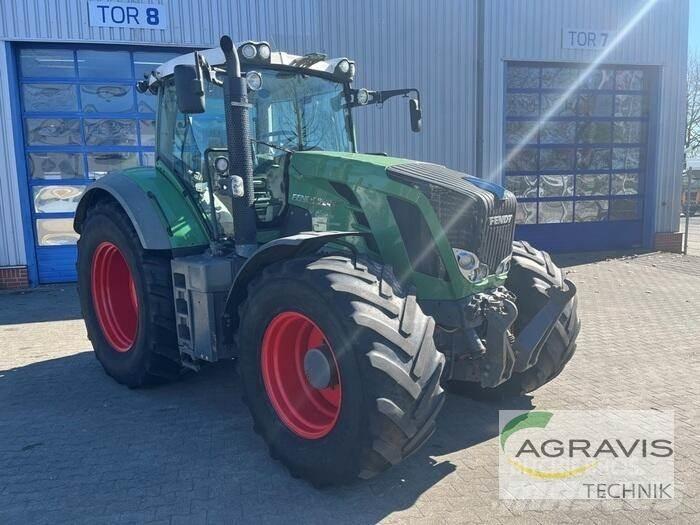Fendt 824 VARIO SCR トラクター