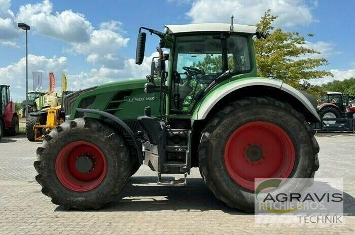 Fendt 826 VARIO SCR トラクター