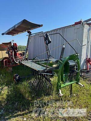 Fendt FORMER 426 DN テッダー・テッダーレーキ