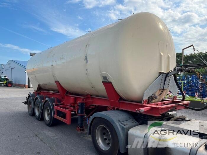  GÜLLEWAGEN 肥料散布機