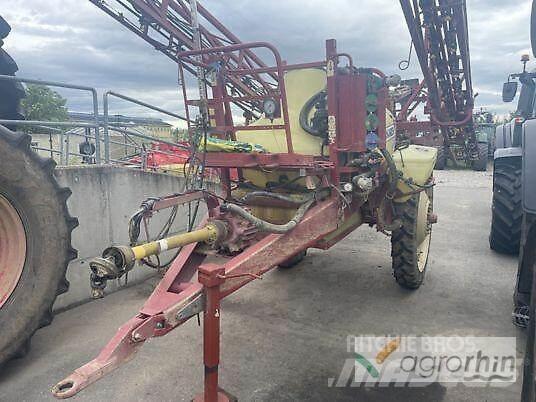 Hardi Commander 2200 牽引型スプレイヤー