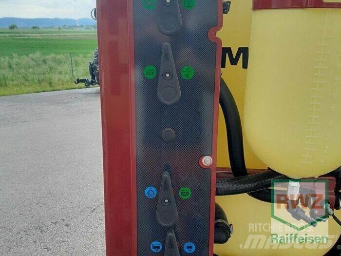 Hardi Master 牽引型スプレイヤー