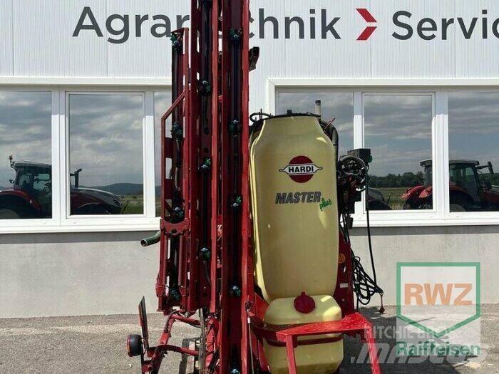 Hardi Master Plus 牽引型スプレイヤー