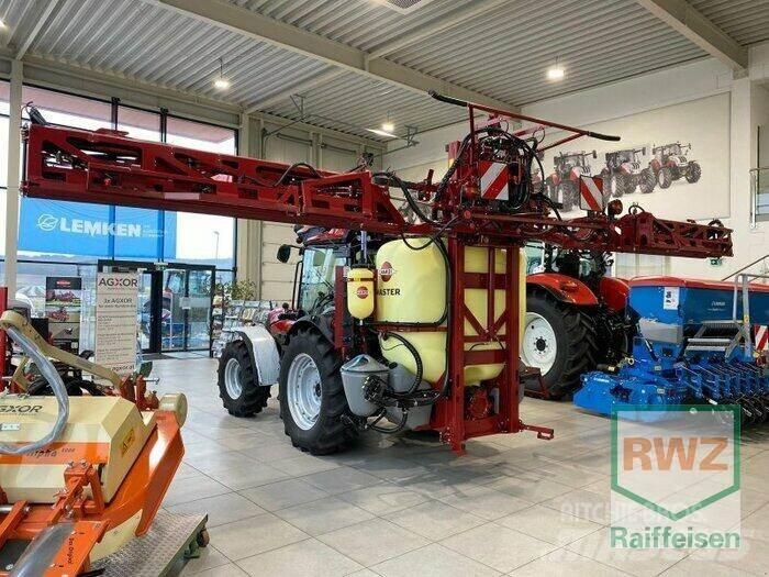 Hardi MASTER PRO 1200 牽引型スプレイヤー