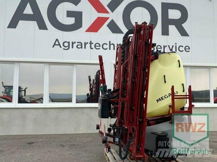 Hardi Mega 1200 牽引型スプレイヤー