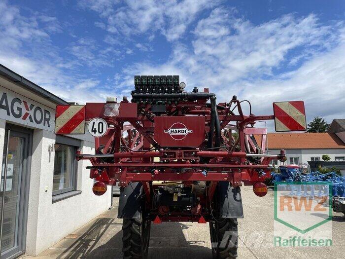 Hardi Navigator 3000 牽引型スプレイヤー
