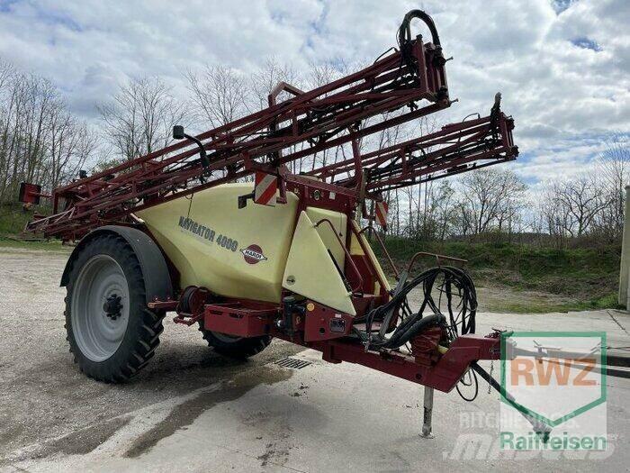 Hardi Navigator 4000 牽引型スプレイヤー