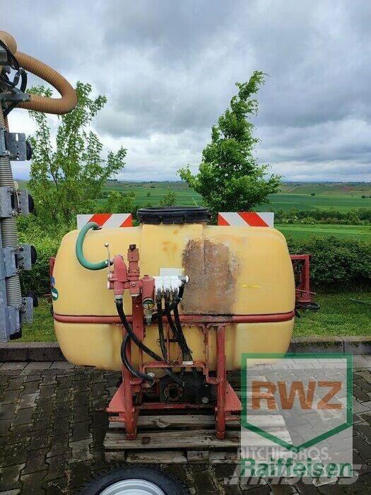 Holder 600Liter 牽引型スプレイヤー