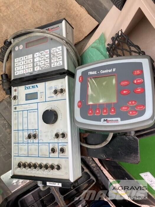 Inuma IAS 3024 牽引型スプレイヤー