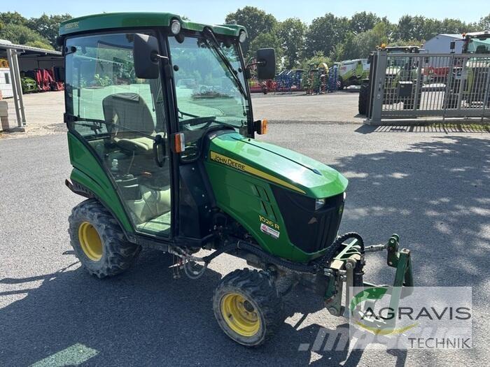John Deere 1026 R トラクター