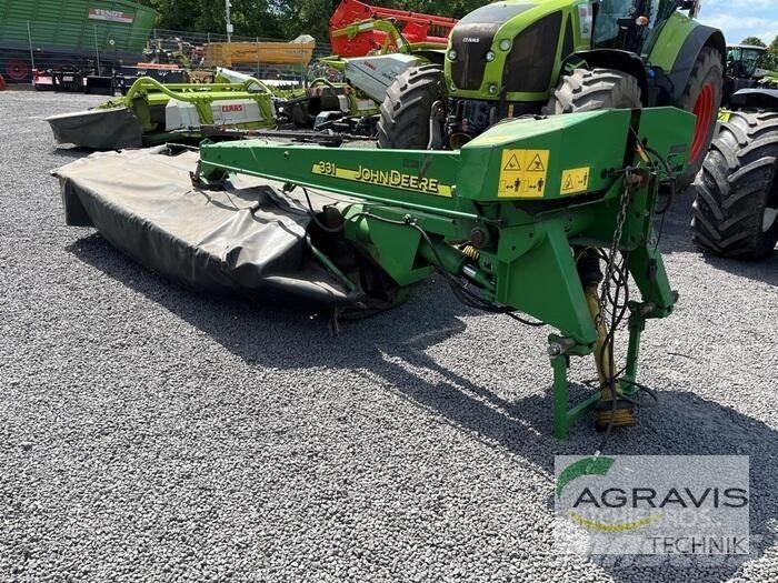 John Deere 331 芝刈り機