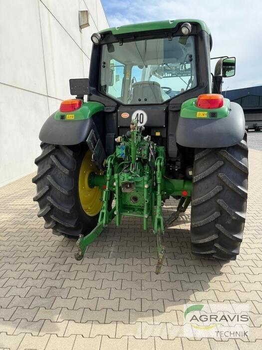 John Deere 6115 R トラクター