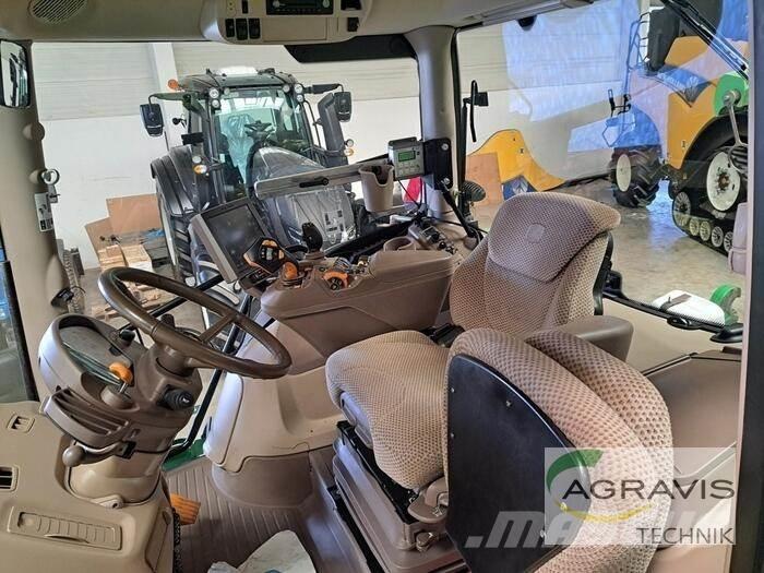 John Deere 6215 R トラクター