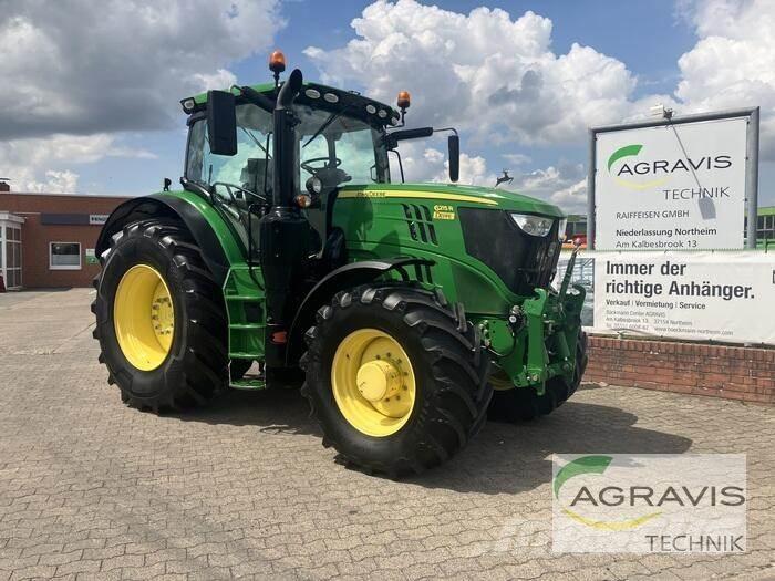 John Deere 6215 R トラクター