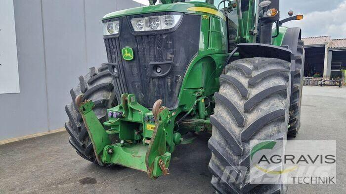 John Deere 7270 R トラクター