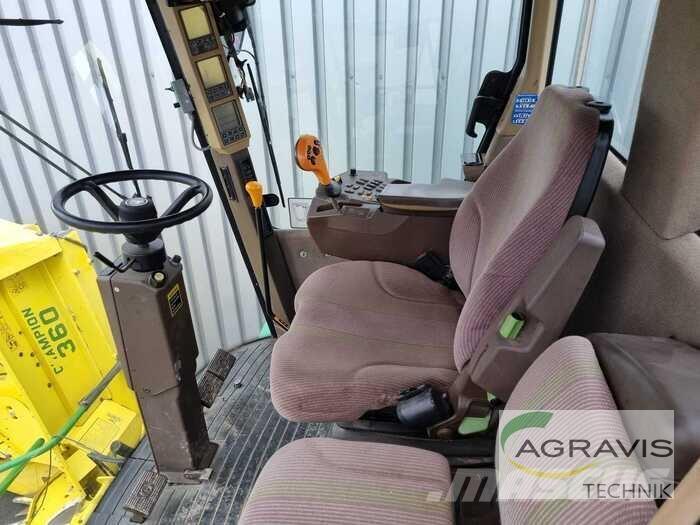 John Deere 7400 自走式フォレージハーベスター