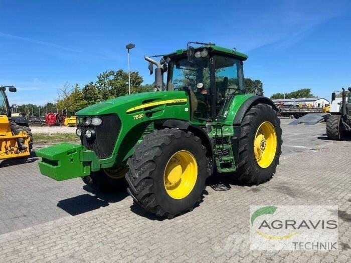 John Deere 7830 トラクター