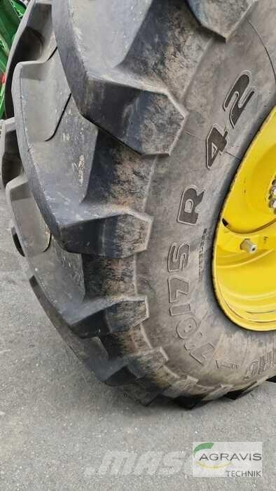 John Deere 8R 310 トラクター