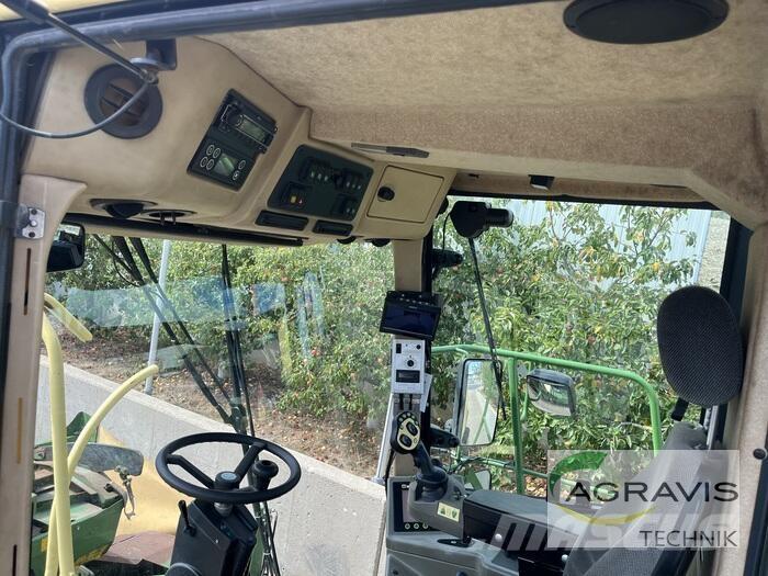 Krone BIG X 650 自走式フォレージハーベスター