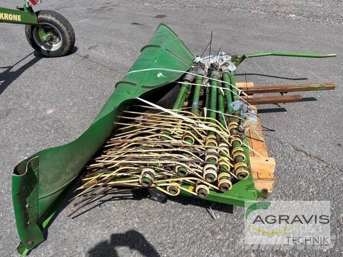 Krone SWADRO 810 テッダー・テッダーレーキ