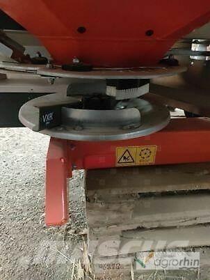 Kuhn Axis 20.2 M-EMC-W ミネラル散布機