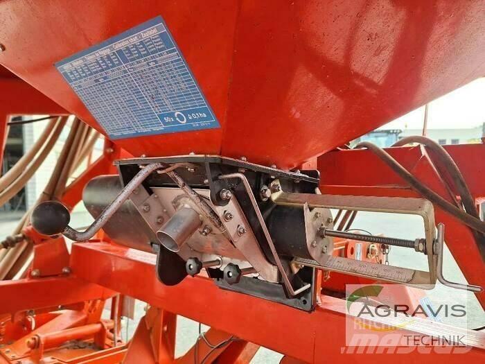 Kuhn HR 3003 パワーハローとロータリーハロー