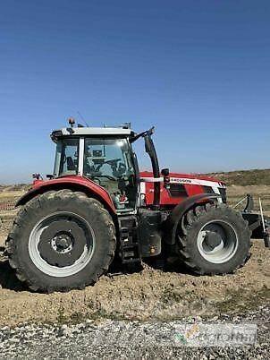 Massey Ferguson 7S210 トラクター