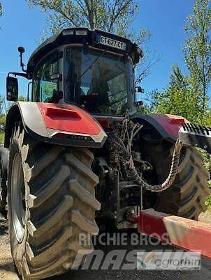 Massey Ferguson 8S 285 トラクター