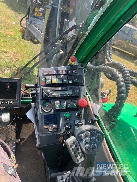 Neuson Forest 103HVT フォワーダー