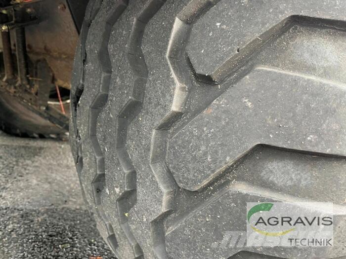 New Holland BB 940 スクエアベーラー