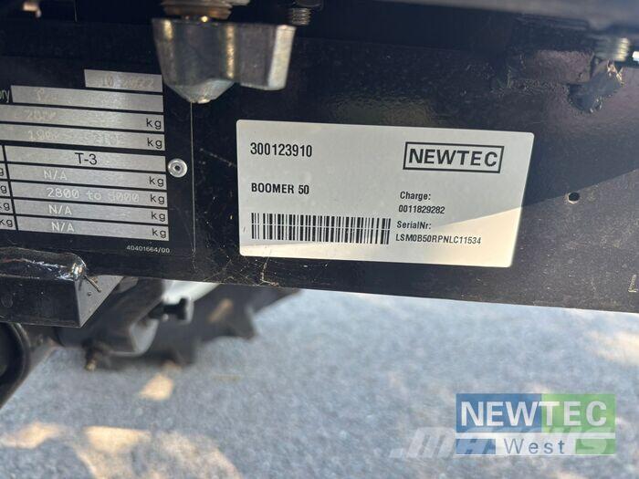 New Holland BOOMER 50 トラクター
