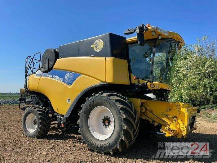 New Holland CR 9070 コンバイン