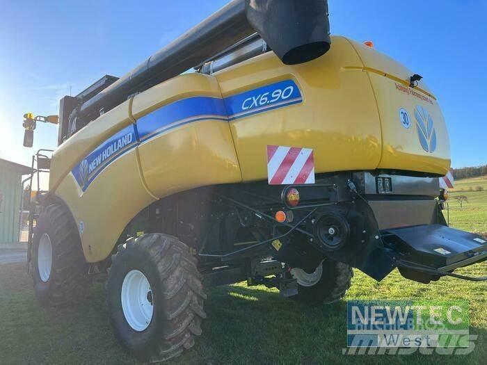 New Holland CX 6.90 コンバイン