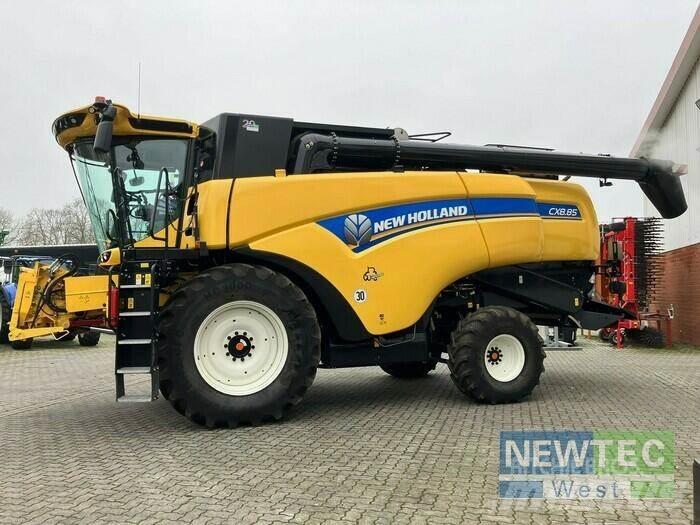 New Holland CX 8.85 コンバイン