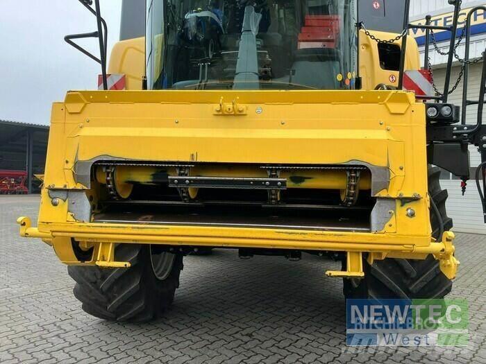 New Holland CX 8.85 コンバイン