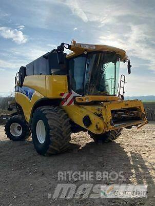 New Holland CX 8090 コンバイン