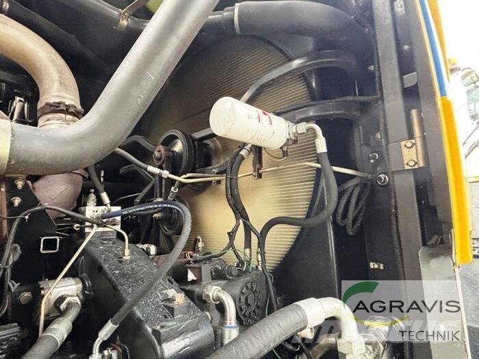 New Holland FR 9060 自走式フォレージハーベスター